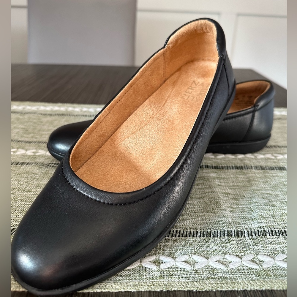 Flexy, classic black leather flats  8.5W